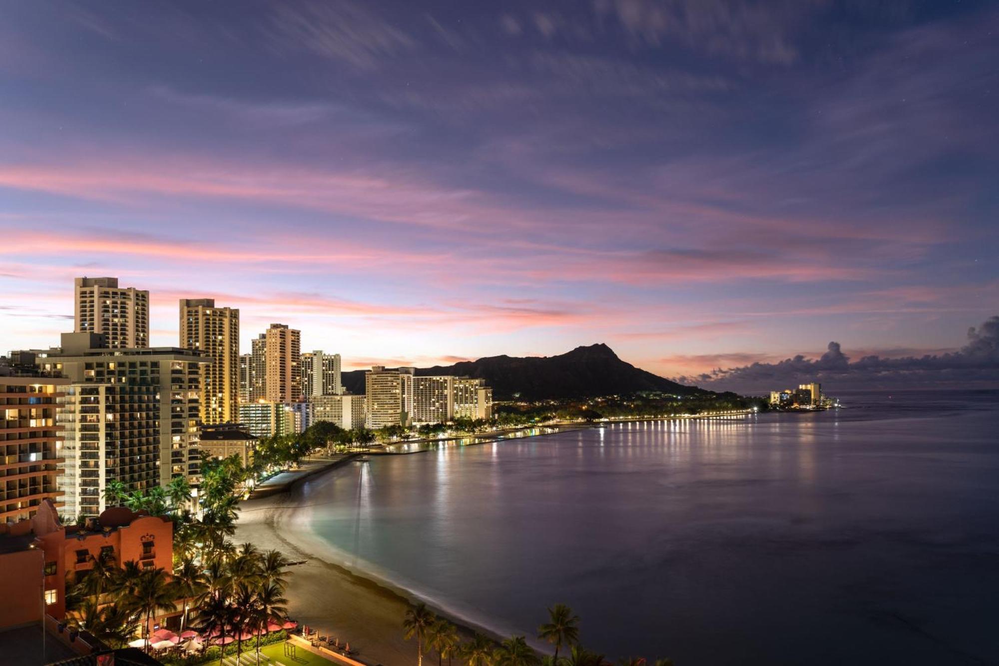 Sheraton Waikiki Beach Resort Honolulu Exterior photo